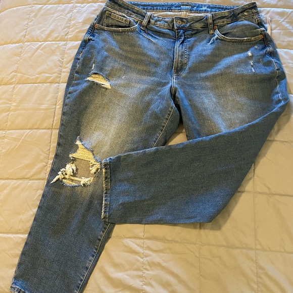 NWT Old Navy Higher High-Waisted O.G. Straight
Ripped Jeans - Picture 6 of 15